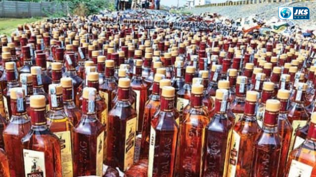 भाजपा प्रत्याशी पर लगा शराब एवं पैसे देकर वोट खरीदने का आरोप:- MCD Election 2022