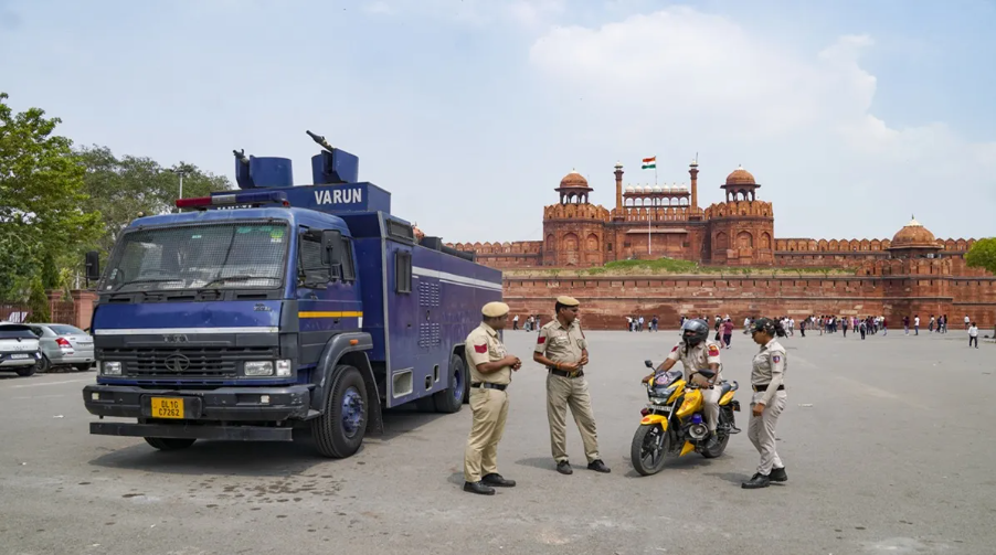 15 अगस्त से पहले लाल किले में दो पुराने कारतूस मिले